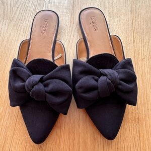 Sueded bow mules